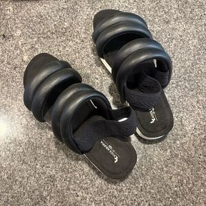 Ugg Black Sandals